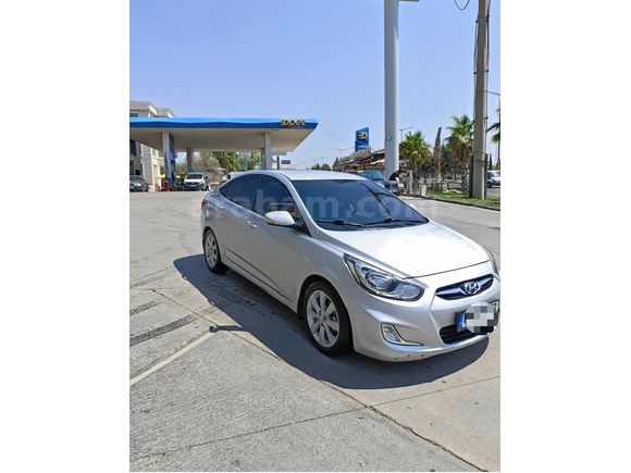 Sahibinden Hyundai Accent Blue 1.4 CVVT Mode Plus 2012 Model