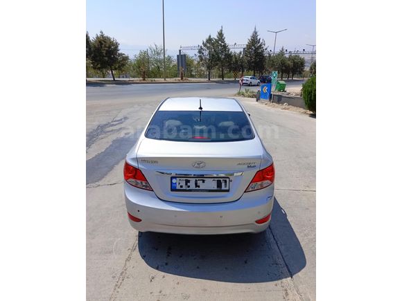 Sahibinden Hyundai Accent Blue 1.4 CVVT Mode Plus 2012 Model