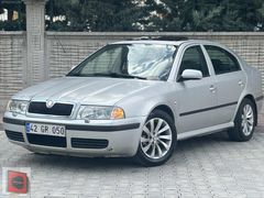 AUTO CUP10'dan HATASIZ SUNROOF'lu SKODA OCTAVİA