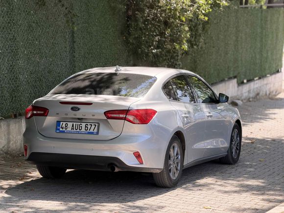Galeriden Ford Focus 1.5 EcoBlue Titanium Stil 2024 Model İzmir