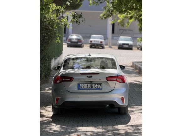 Galeriden Ford Focus 1.5 EcoBlue Titanium Stil 2024 Model İzmir