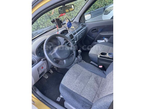 Sahibinden Renault Clio 1.4 RTA 2000 Model 