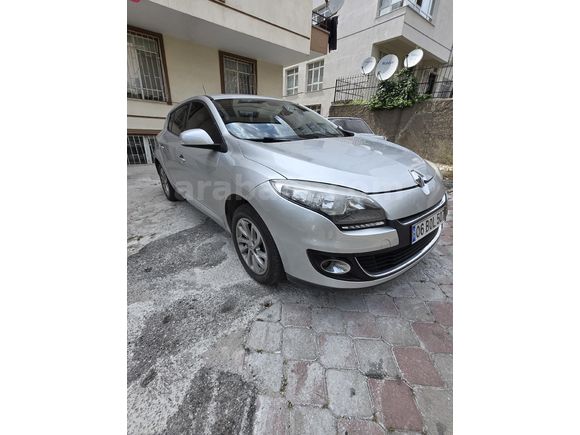 Sahibinden Renault Megane 1.6 Icon 2012 Model