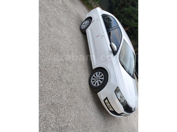 Sahibinden Skoda Rapid 1.4 TDI GreenTec Ambition 2016 Model