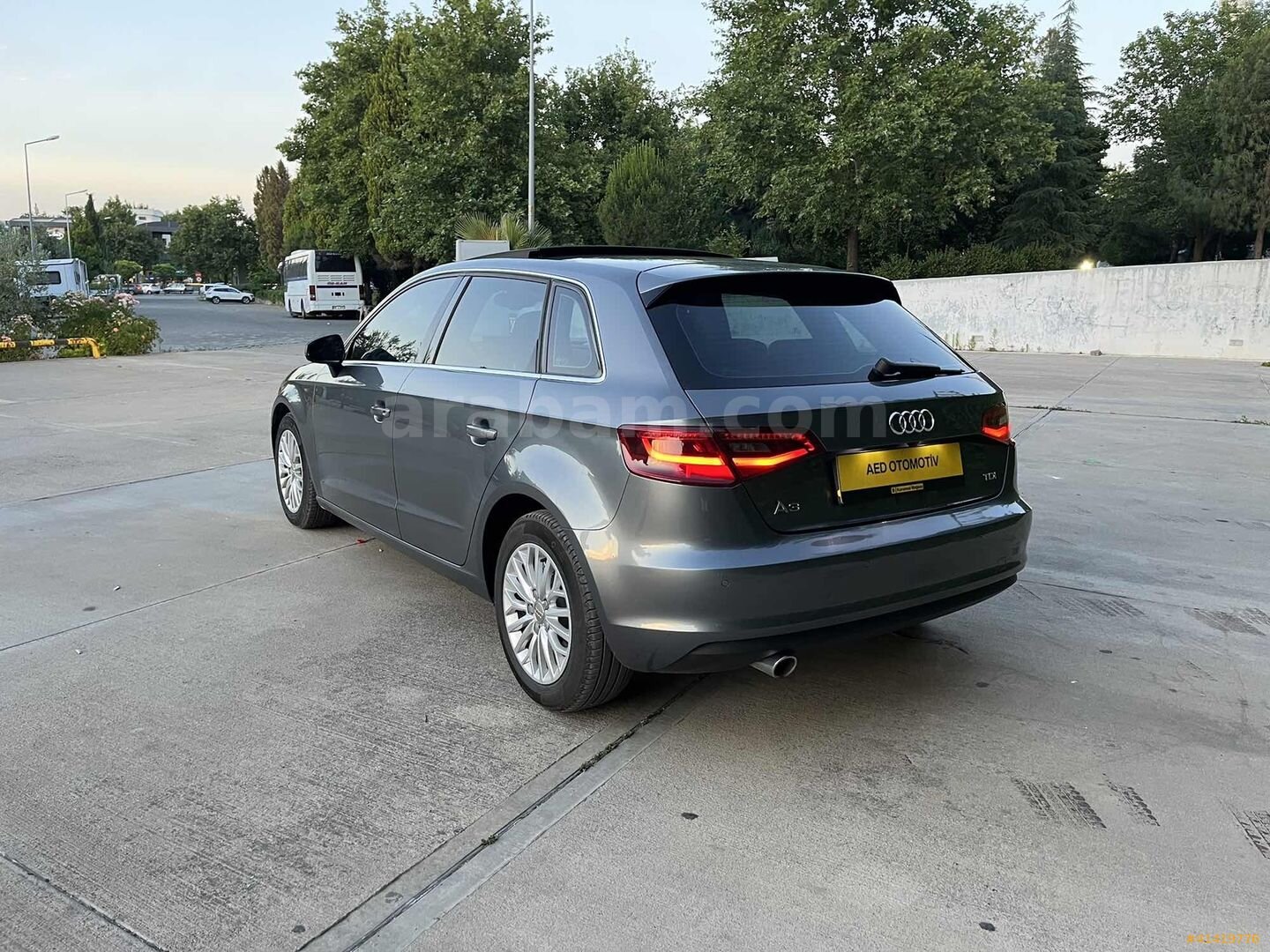 Galeriden Audi A3 Sportback 1.6 TDI Ambiente 2015 Model Manisa 110.000 km Gri 3