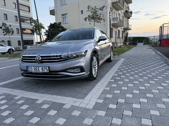 Sahibinden Volkswagen Passat Variant 1.5 TSI Elegance 2022 Model  52000 km Gri (Gümüş)