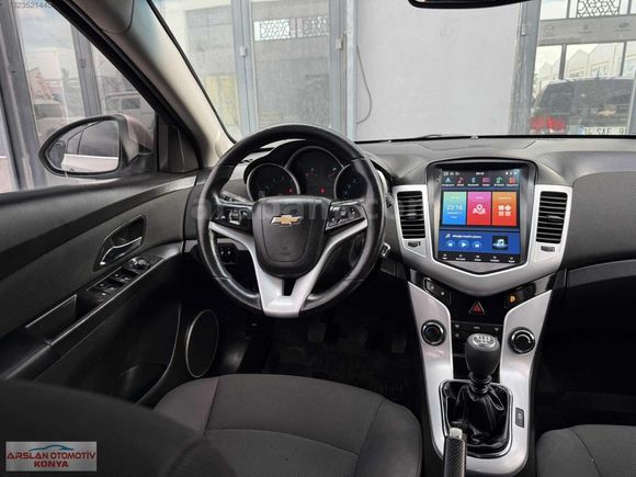 ARS OTOMOTİV DEN 2012 TRAFİK ÇIKIŞLI CHEVROLET CRUZE LS PLUS