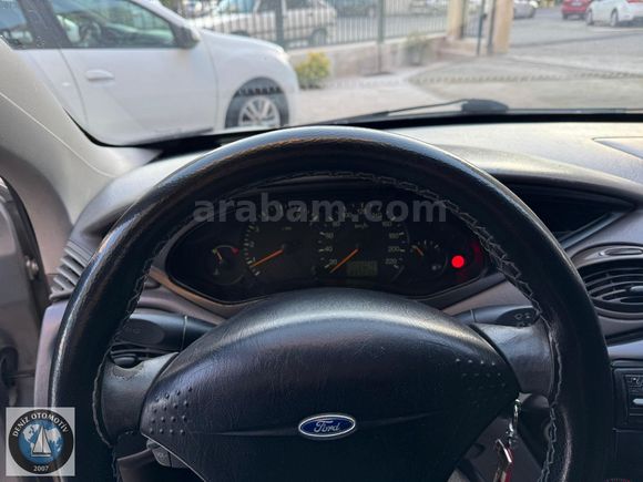 DENİZ OTOMOTİVDEN FORD FOCUS 1.6 AMBİENTE 2001 MODEL