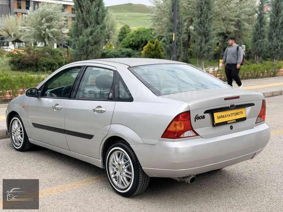 EMSALSİZ_2000_FOCUS_1.6_GHİA_JANT_TAVAN_BAGAJ_BOYASIZ_GÜMÜŞŞ