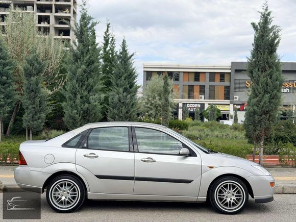 EMSALSİZ_2000_FOCUS_1.6_GHİA_JANT_TAVAN_BAGAJ_BOYASIZ_GÜMÜŞŞ