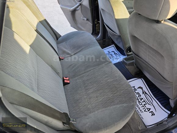 FORD FOCUS 1.6 AMBİENTE