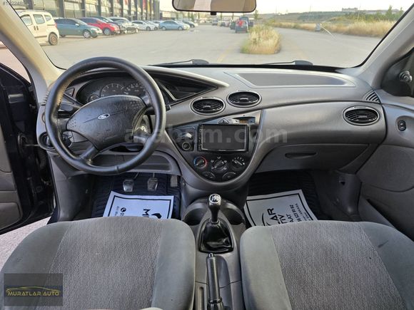 FORD FOCUS 1.6 AMBİENTE
