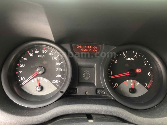 Sahibinden Renault Megane 1.6 Authentique 2005 Model 