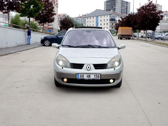 Sahibinden Renault Scenic 1.6 Dynamique 2004 Model
