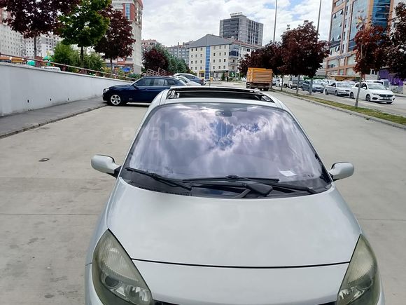 Sahibinden Renault Scenic 1.6 Dynamique 2004 Model