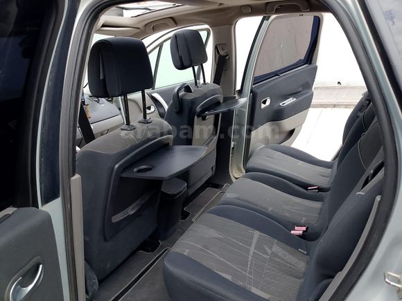 Sahibinden Renault Scenic 1.6 Dynamique 2004 Model
