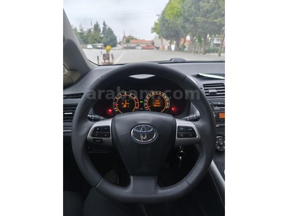 Sahibinden Toyota Auris 1.33 Comfort 2011 Model  135.000 km Siyah