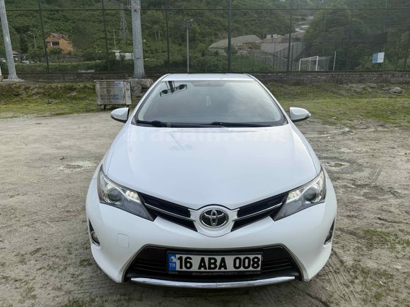 Sahibinden Toyota Auris 1.4 D-4D Active 2013 Model 