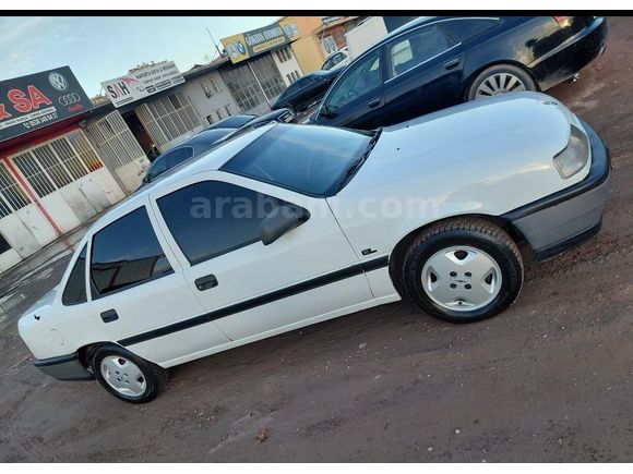 Sahibinden Opel Vectra 1.8 GL 1992 Model  225.000 km Beyaz