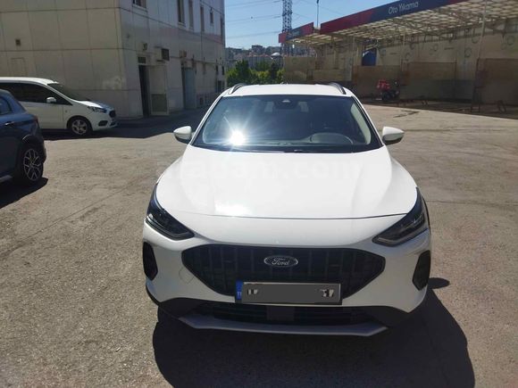 Sahibinden Ford Focus 1.0 EcoBoost Active Stil 2023 Model  20.000 km Beyaz