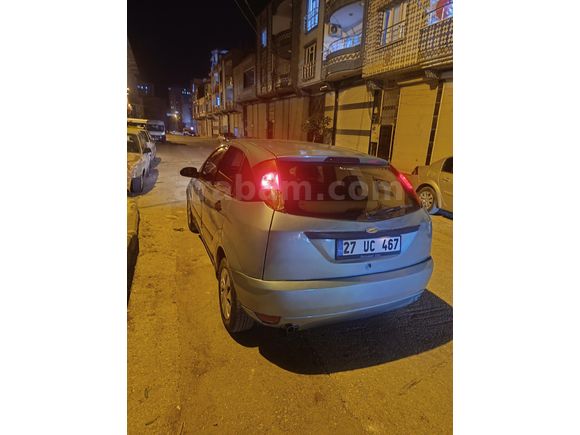 Sahibinden Ford Focus 1.6 Ghia 2000 Model  221.156 km Yeşil