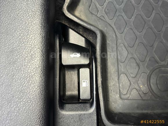 ASLAN MOTORS'DAN TERTEMİZ BAKIMLI AİLE ARACI