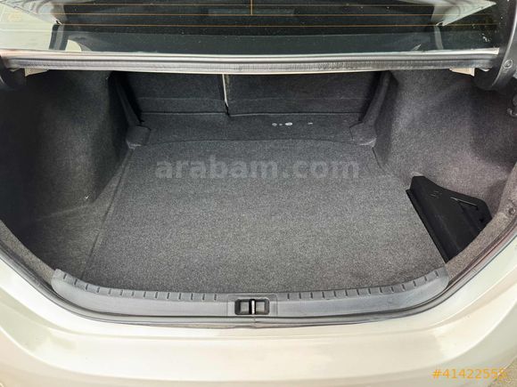 ASLAN MOTORS'DAN TERTEMİZ BAKIMLI AİLE ARACI