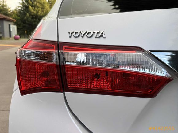 ASLAN MOTORS'DAN TERTEMİZ BAKIMLI AİLE ARACI