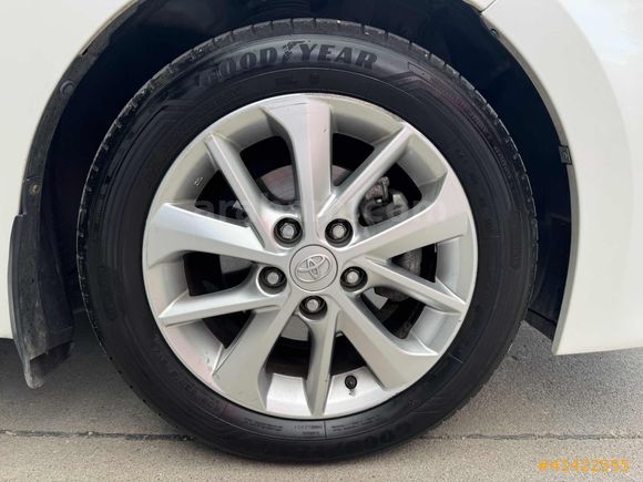 ASLAN MOTORS'DAN TERTEMİZ BAKIMLI AİLE ARACI