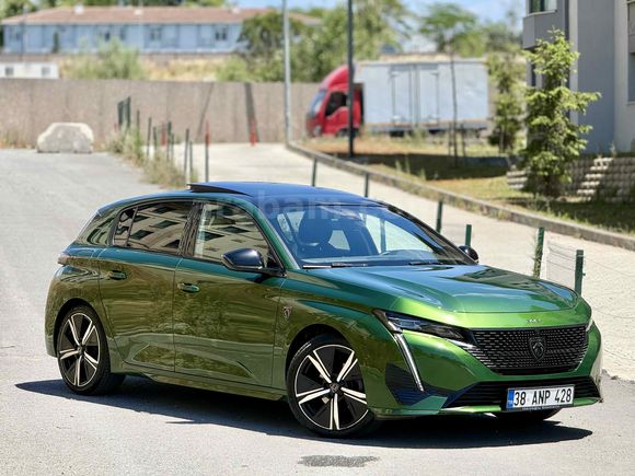 Galeriden Peugeot 308 1.2 PureTech GT 2023 Model İstanbul 63.000 km Yeşil (metalik)