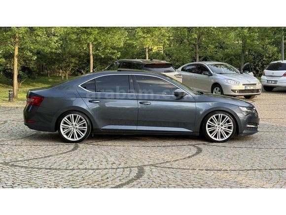 2019 SUBERB 1.6 TDİ ELİT CAM TAVAN