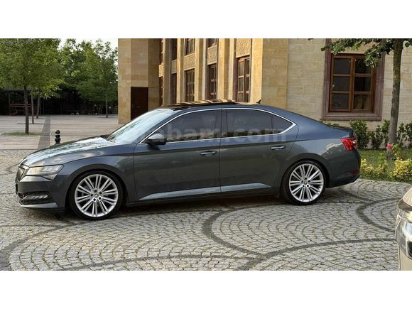 2019 SUBERB 1.6 TDİ ELİT CAM TAVAN
