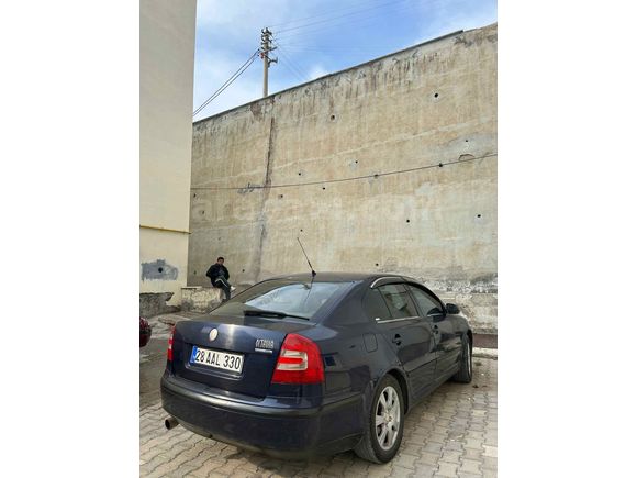 Sahibinden Skoda Octavia 1.6 FSI Elegance 2005 Model 