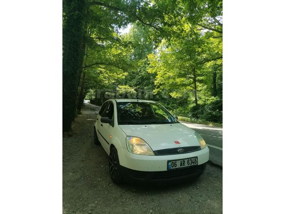 Sahibinden Ford Fiesta 1.4 TDCi Comfort 2005 Model  355.000 km Beyaz