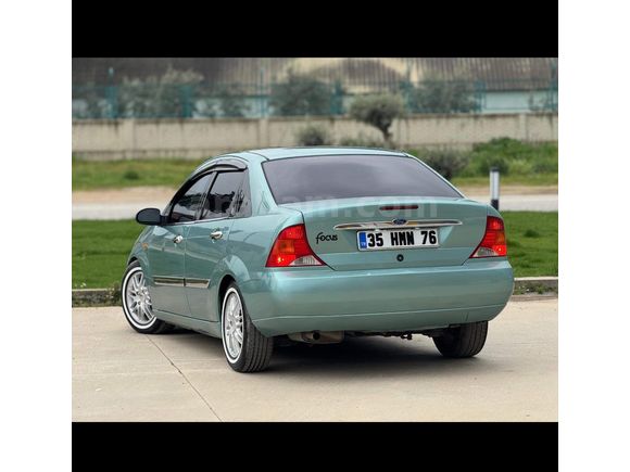 Sahibinden Ford Focus 1.6 Ghia 2000 Model