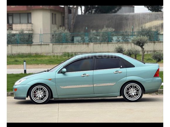 Sahibinden Ford Focus 1.6 Ghia 2000 Model