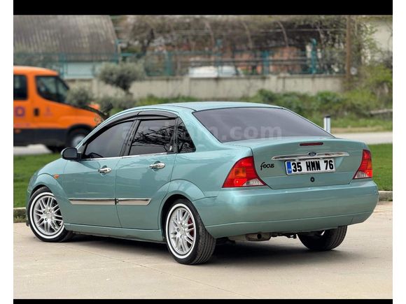 Sahibinden Ford Focus 1.6 Ghia 2000 Model