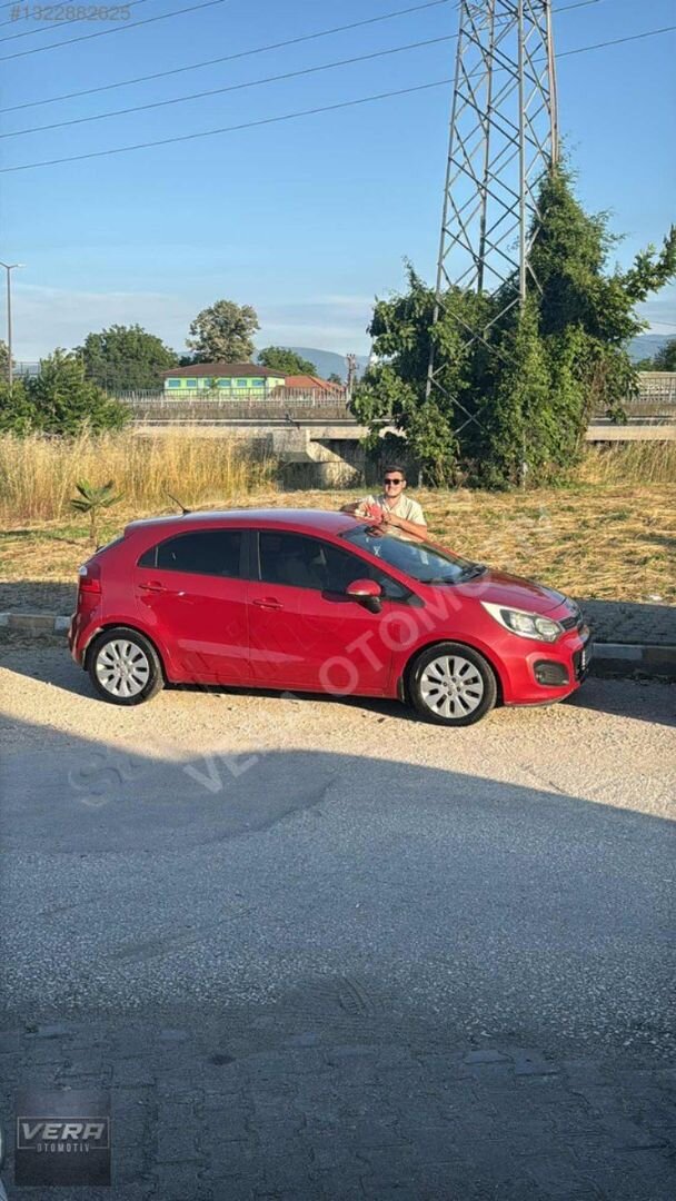 Galeriden Kia Rio 1.25 CVVT Fancy 2012 Model Düzce 267.000 km Kırmızı 2