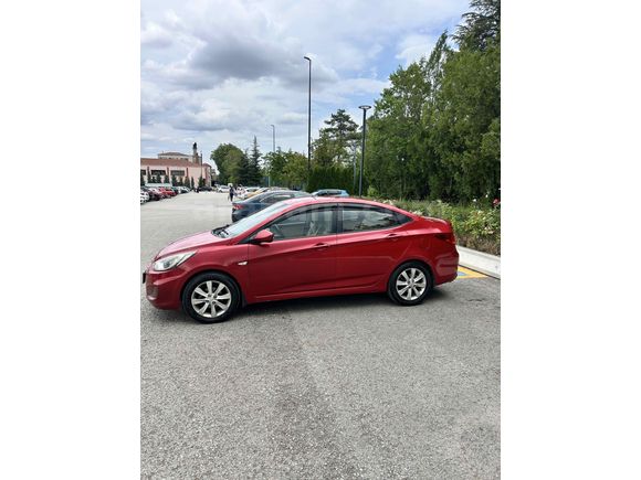 Sahibinden Hyundai Accent Blue 1.4 CVVT Mode Plus 2012 Model 
