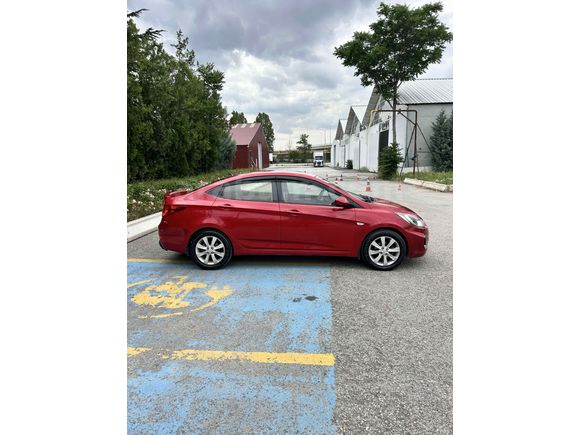 Sahibinden Hyundai Accent Blue 1.4 CVVT Mode Plus 2012 Model 