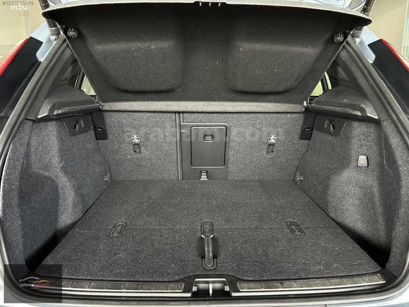 2023 | Volvo XC40 1.5 T2 Plus Bright |