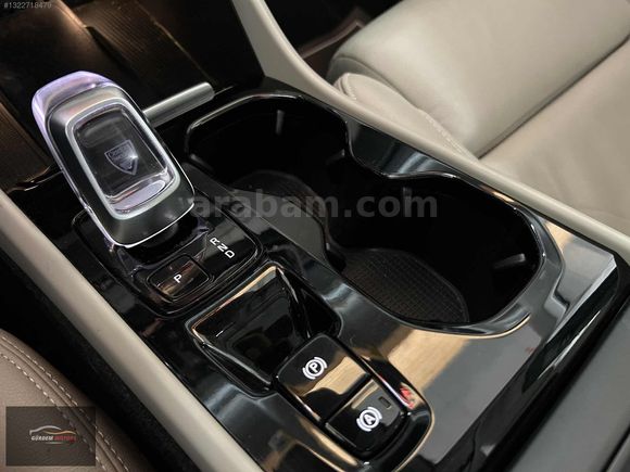 2023 | Volvo XC40 1.5 T2 Plus Bright |