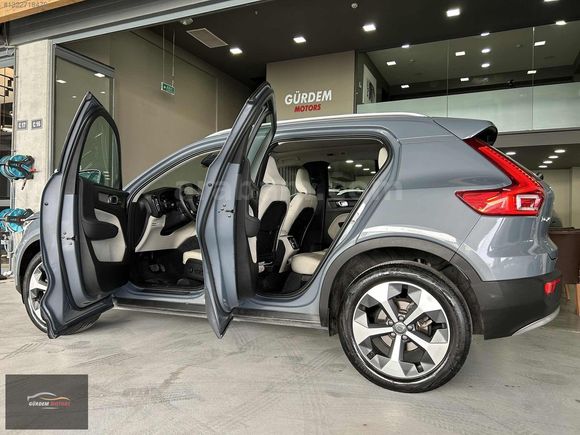 2023 | Volvo XC40 1.5 T2 Plus Bright |