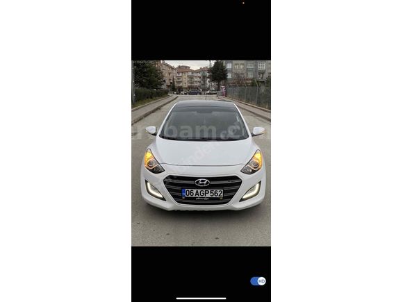 Sahibinden Hyundai i30 1.6 CRDi Style Design Pack 2015 Model  190.000 km Beyaz