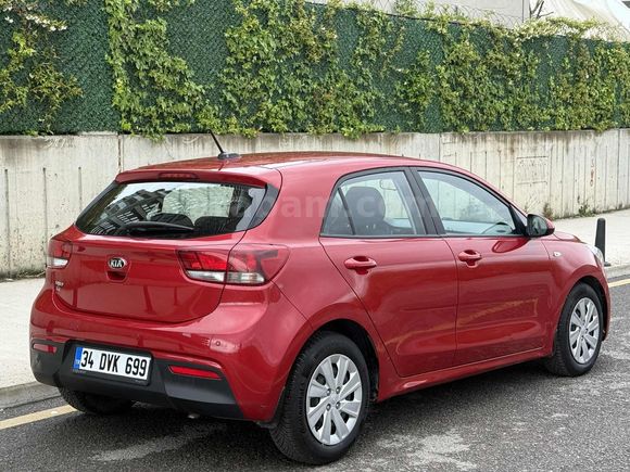 HAKAN'DAN ÇOK DÜŞÜK KM YETKİLİ SERVİS BAKIMLI RİO