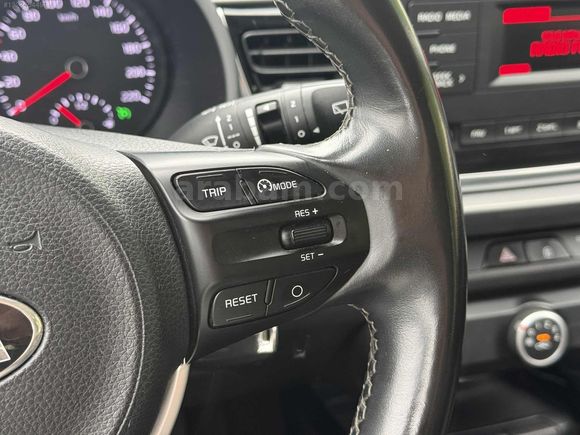 HAKAN'DAN ÇOK DÜŞÜK KM YETKİLİ SERVİS BAKIMLI RİO