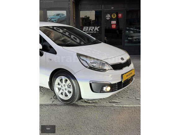 BRK MOTORS'DAN 2015 MODEL 1.4 CVVT HATASIZ BOYASIZ KİA RİO