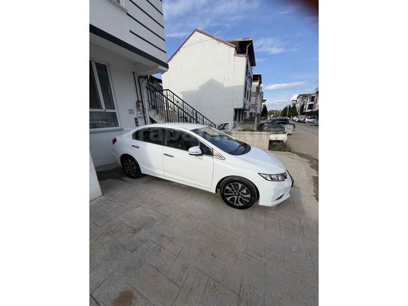 Sahibinden Honda Civic 1.6i VTEC Premium 2015 Model 