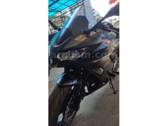Sahibinden Kawasaki Ninja 650 KRT Edition