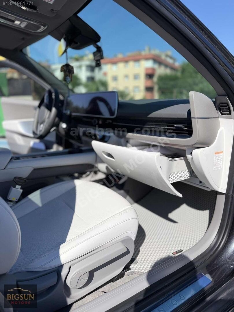 Galeriden Hyundai Ioniq 6 Advance 2025 Model İstanbul 6.001 km Gri 5